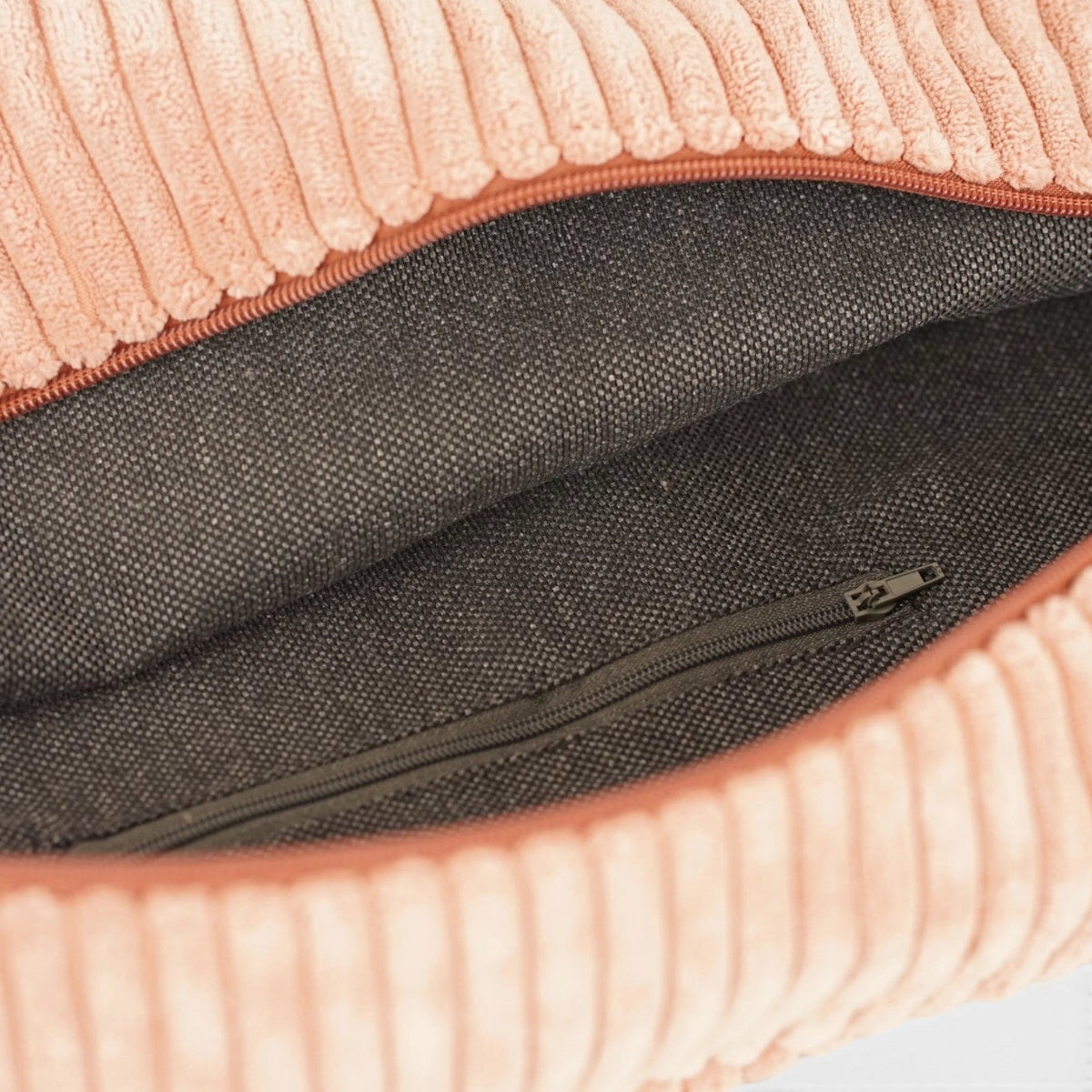 Corduroy Sports Bag – Crepe