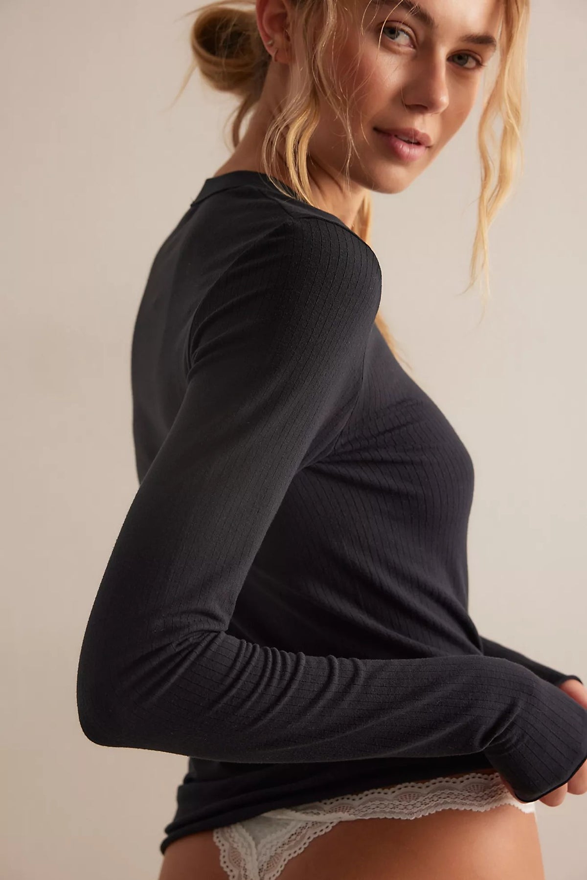 So Soft Seamless Long Sleeve in Black