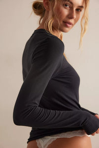 So Soft Seamless Long Sleeve in Black
