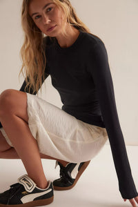 So Soft Seamless Long Sleeve in Black