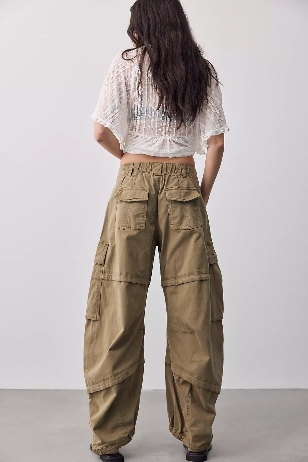 Reef Curved Cargo Twill Pants in Aloe