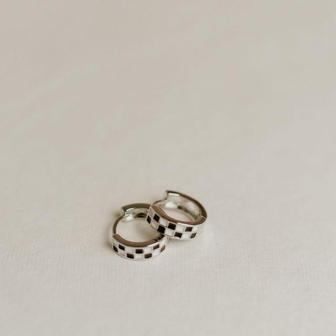 Black & White Checkered Hoops - Silver