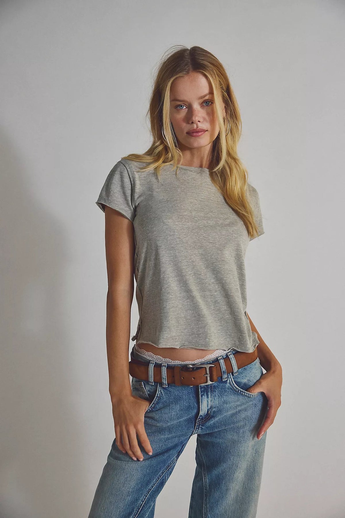 Nova Tee in Greyhound