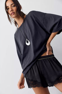Perfect Oversized Tee in Black