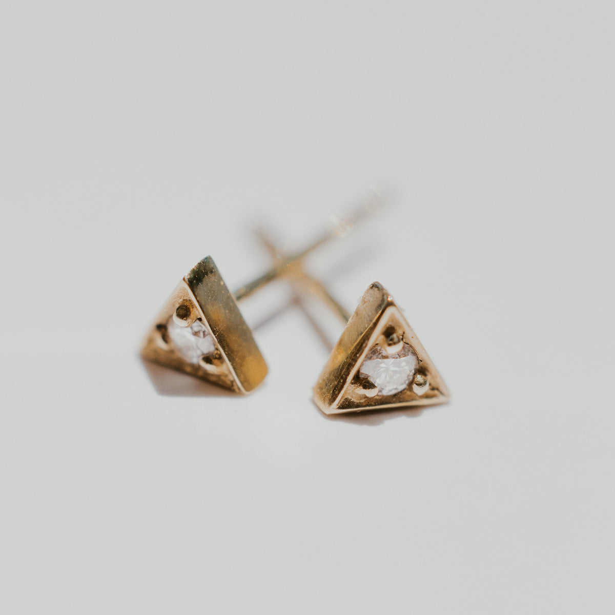 Cléo Triangle Studs