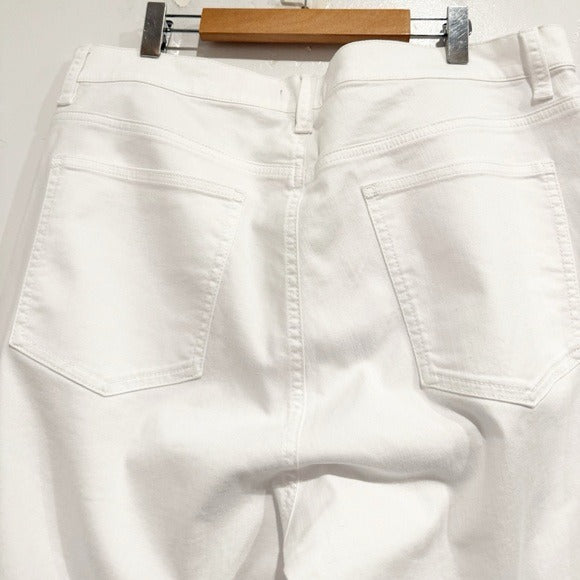 Garment-Dyed Organic Cotton Denim Slim Jean in White