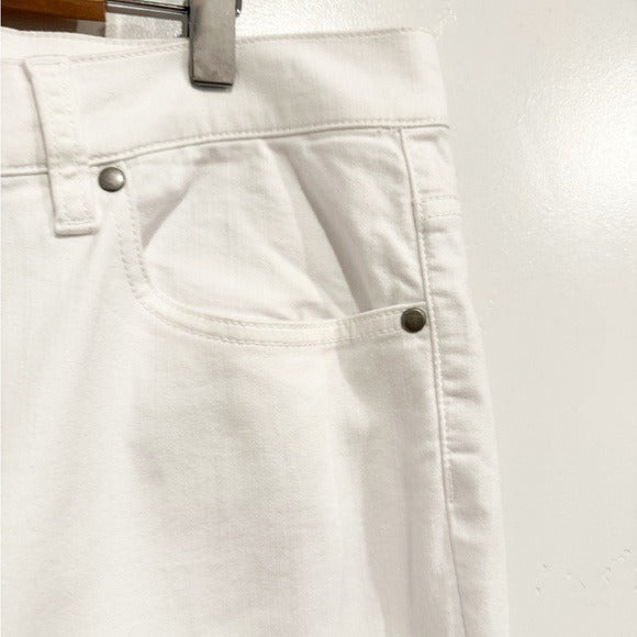 Garment-Dyed Organic Cotton Denim Slim Jean in White