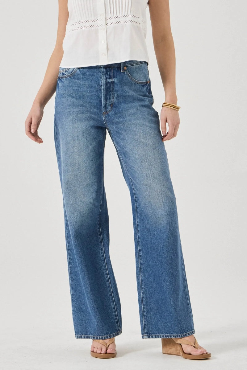 Stevie Relaxed Jean in Iris Blue