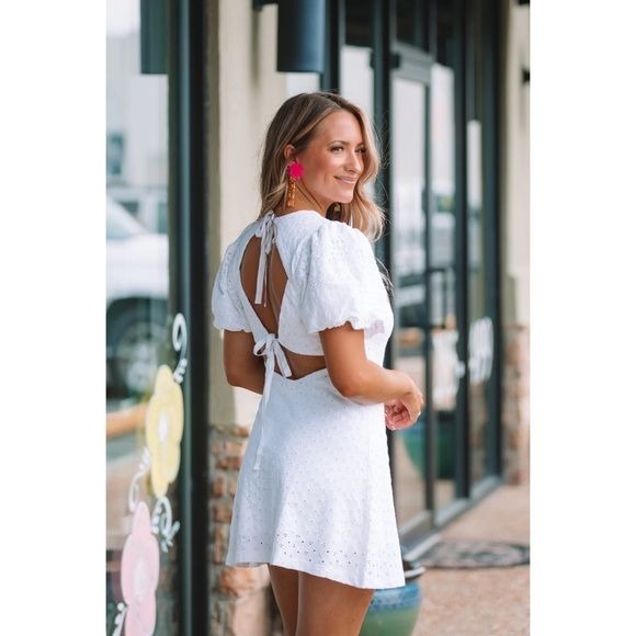 Apricot Rose Eyelet Mini Dress in White Size XS
