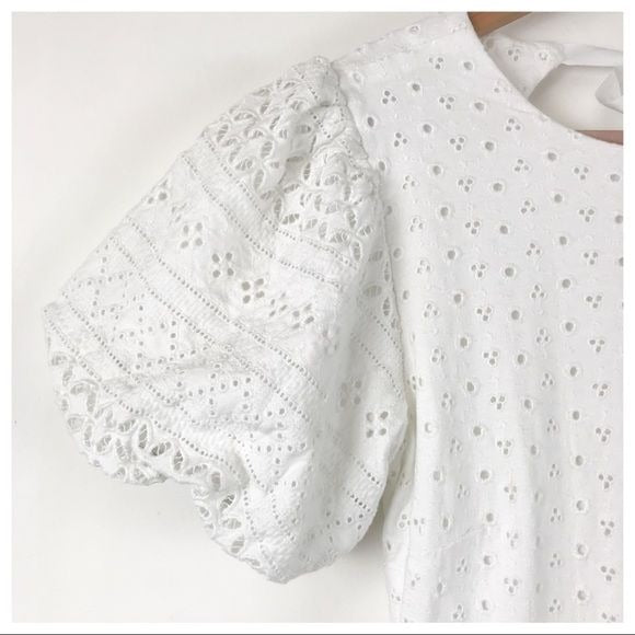 Apricot Rose Eyelet Mini Dress in White Size XS