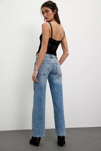 Risk Taker Mid Rise Jeans in Mantra
