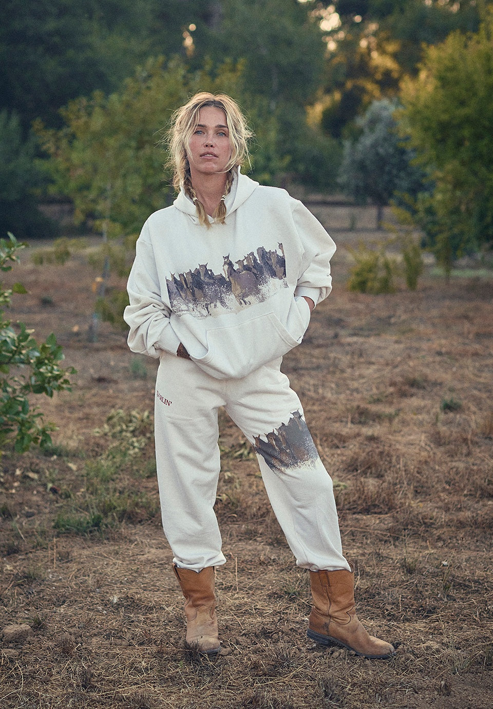 Wild Horse Sweatpants in Creme