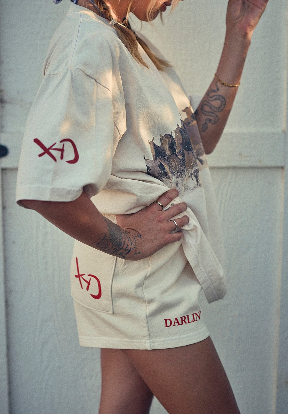 Wild Horse Sweatshorts in Creme