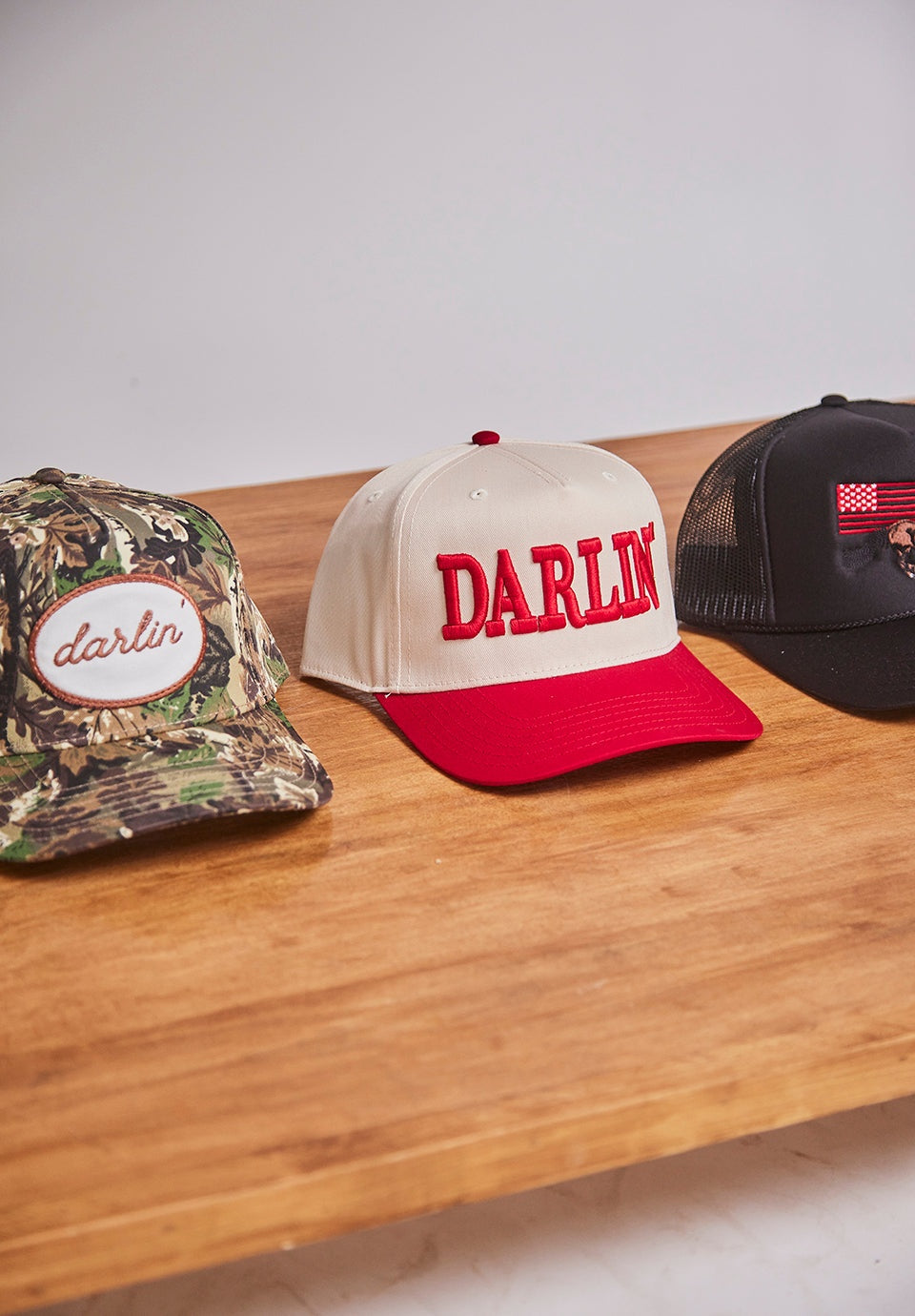 DARLIN' Snapback in Cream/Red