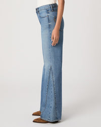 Callie 32" Inset Flare Jean in Elysian