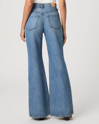 Callie 32" Inset Flare Jean in Elysian