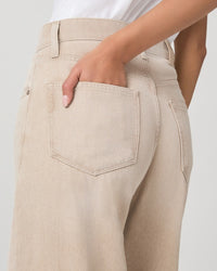 Arellia 32" Barrel Leg Jean in Soft Sepia