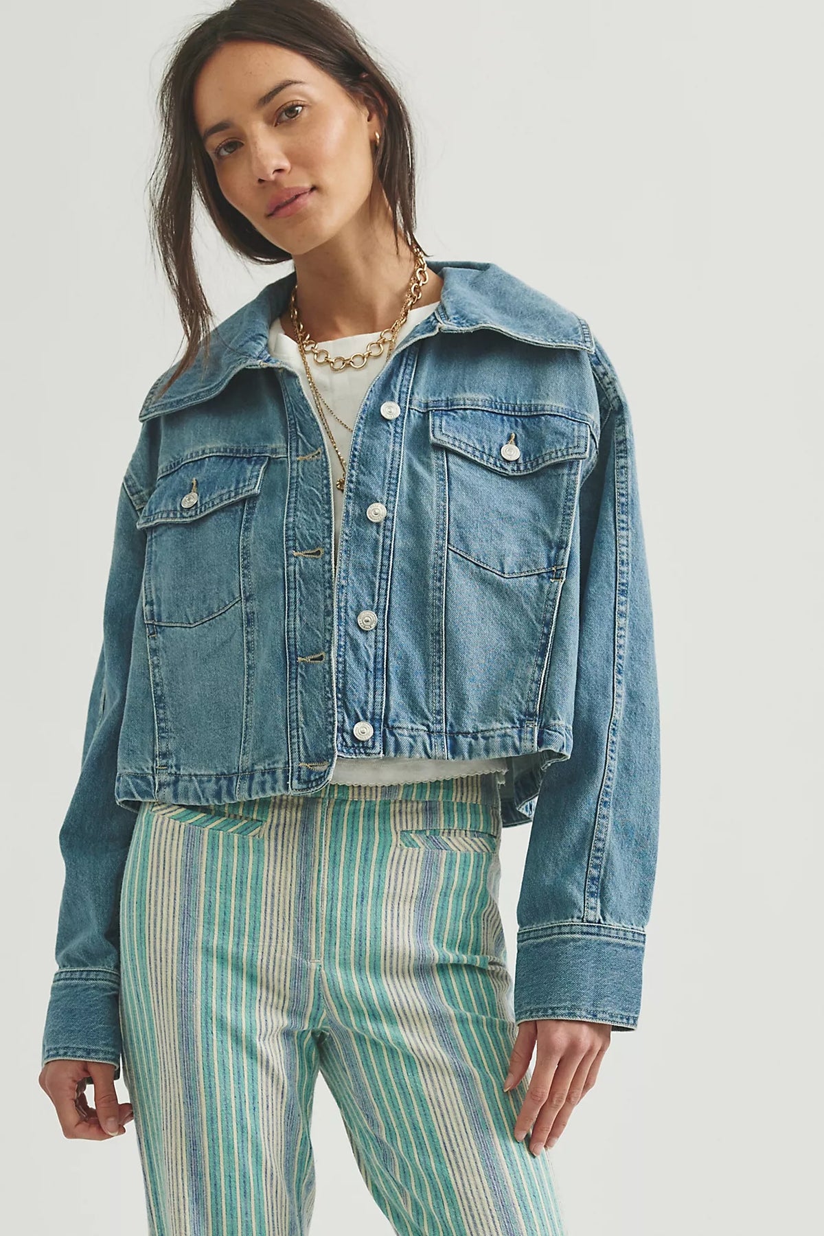 Side To Side Cropped Denim Jacket in River Wash