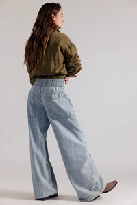 Breezy Denim Pull-On Jeans in Dusk