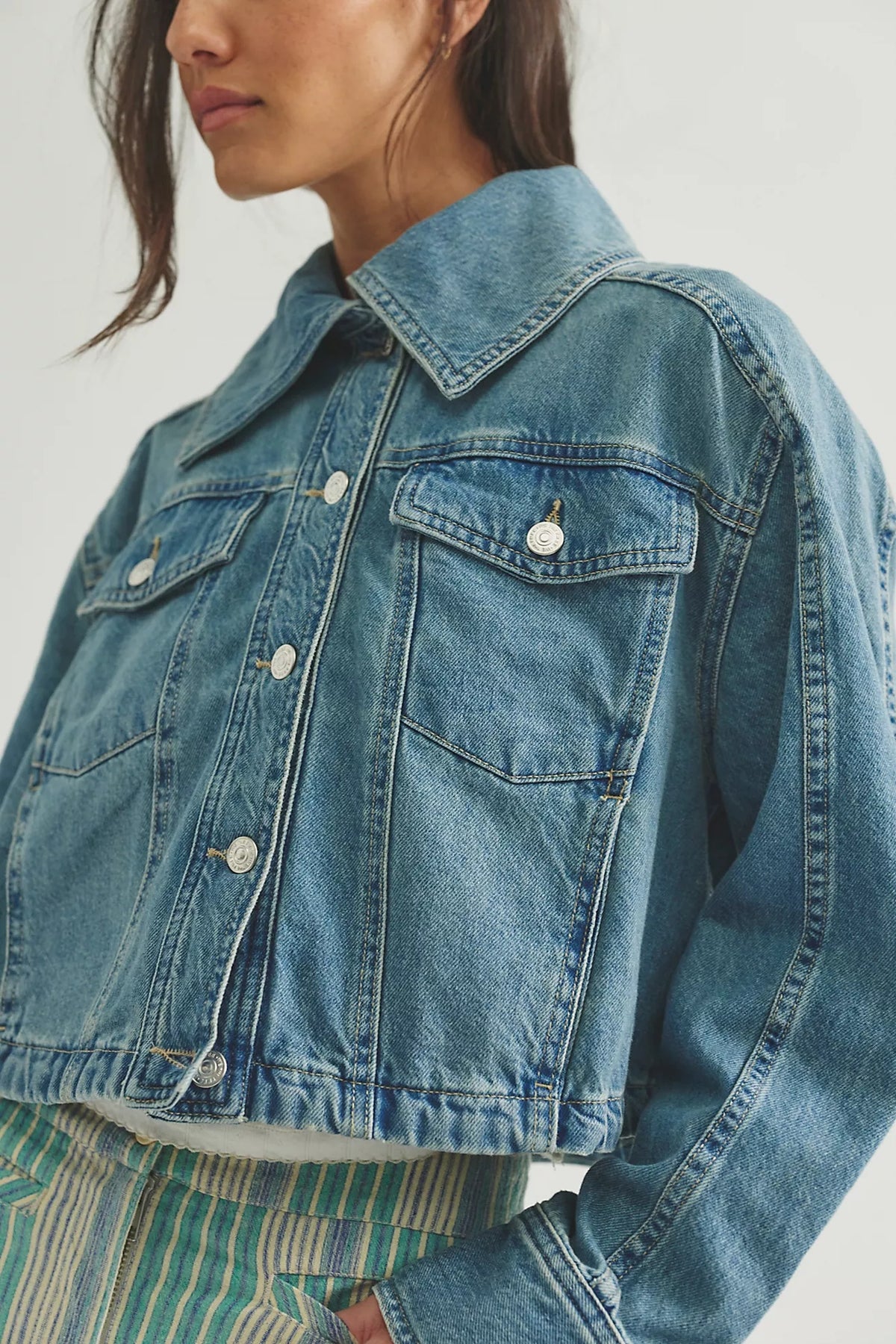 Side To Side Cropped Denim Jacket in River Wash