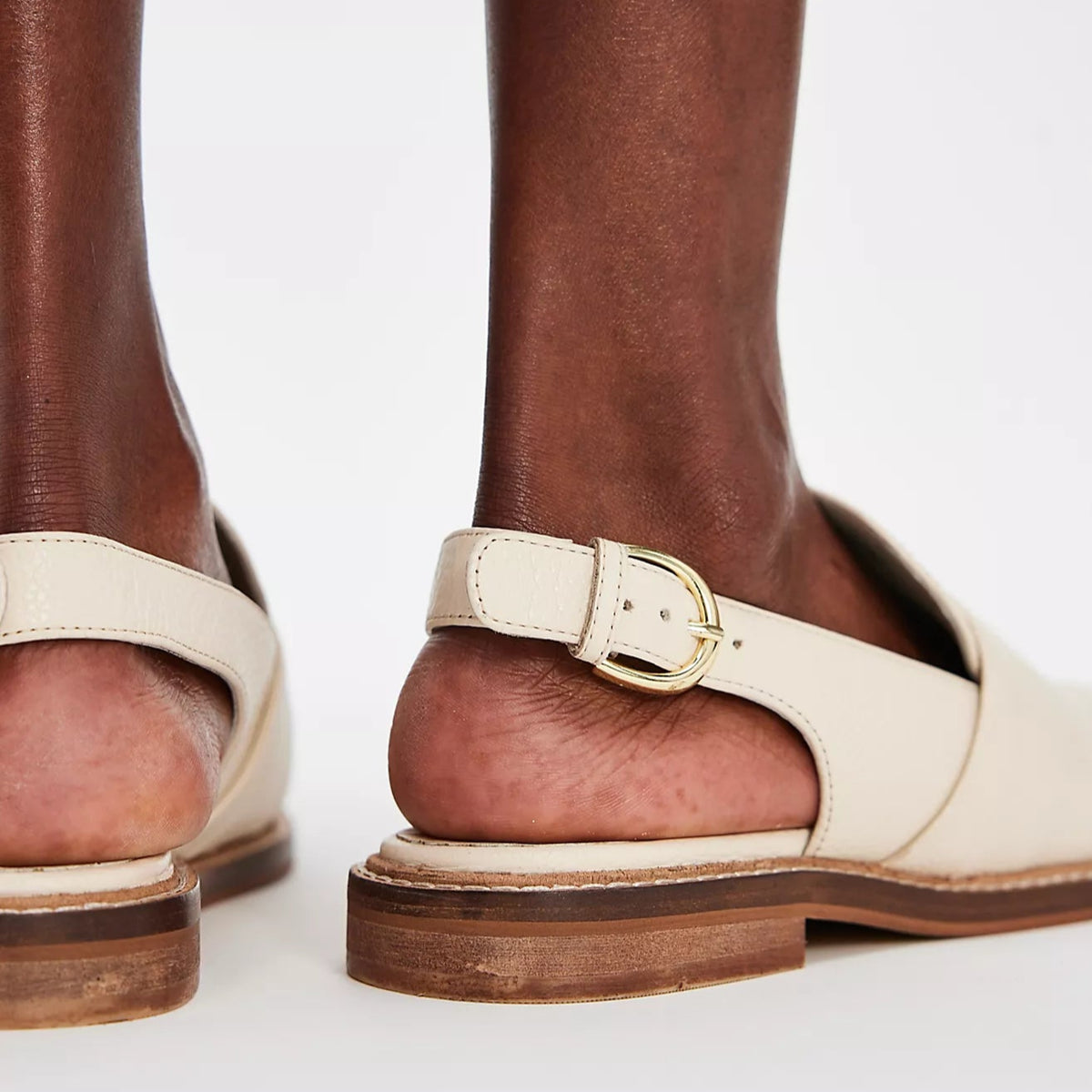 Libby Fisher Flats in Chalk