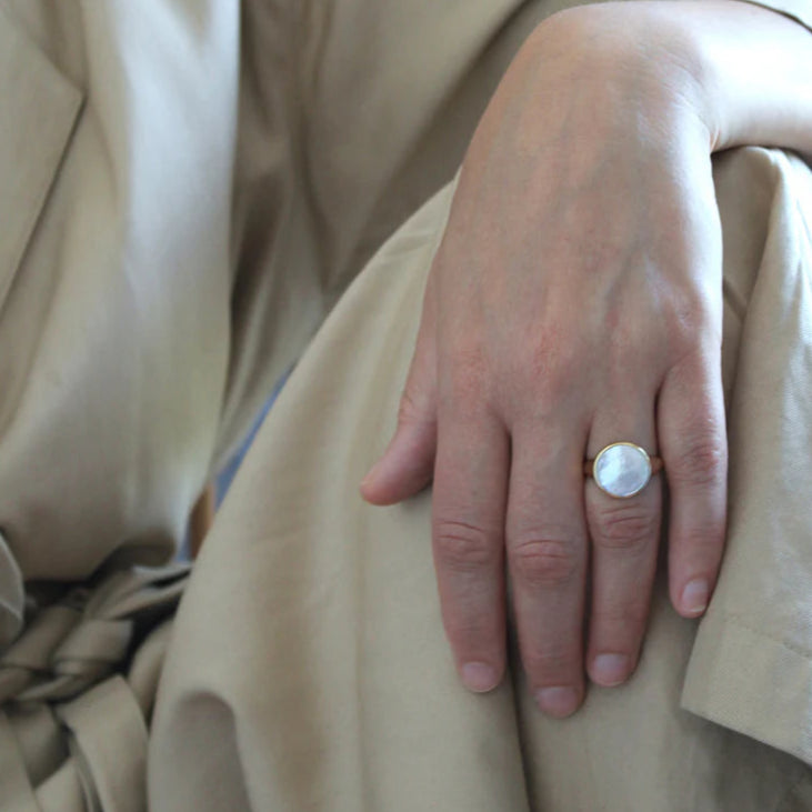 Lacuna Ring in Mother of Pearl